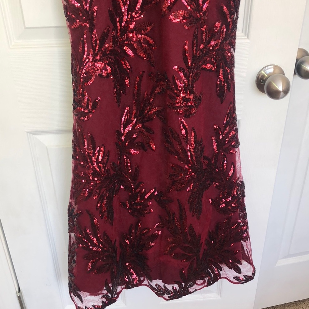 42.   Nwt size xs Elegant Burgundy Floral Dress - Picture 4 of 8